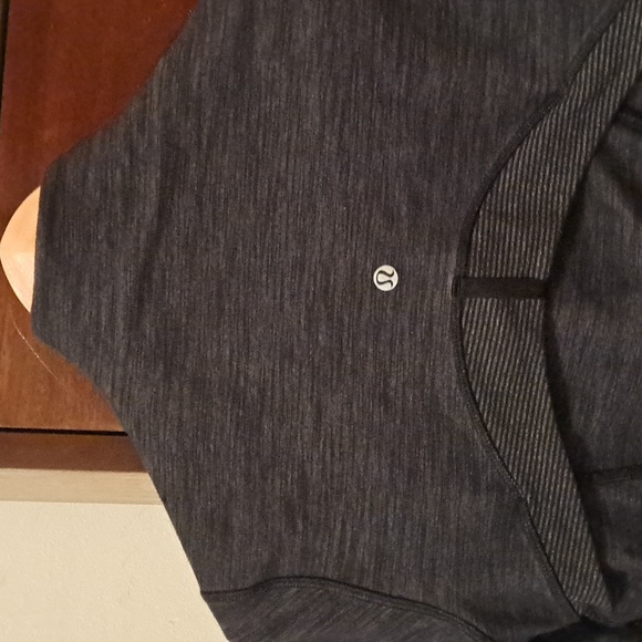 EUC Lululemon Define Jacket Sz 8 - Picture 4 of 5